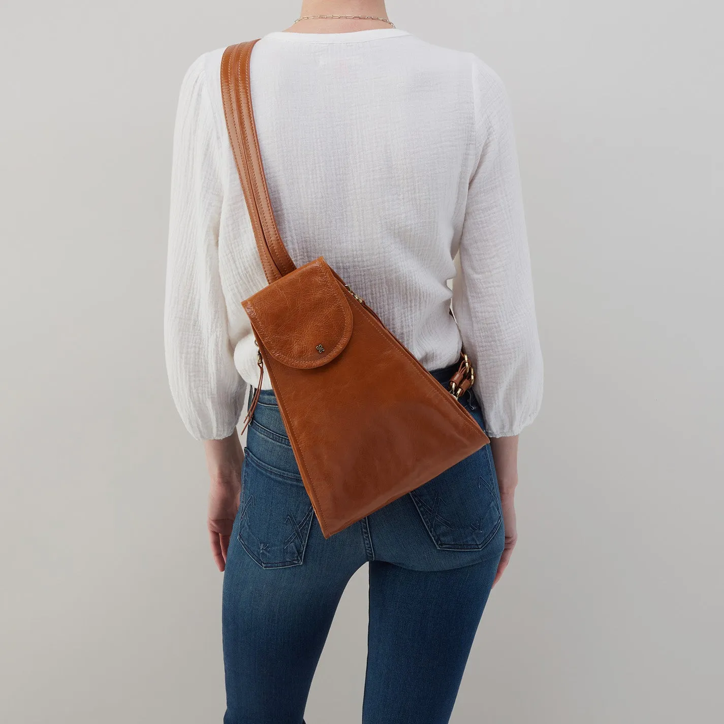 Betta Backpack in Polished Leather - Truffle